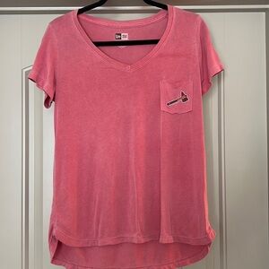 New Era Braves V-Neck T-Shirt